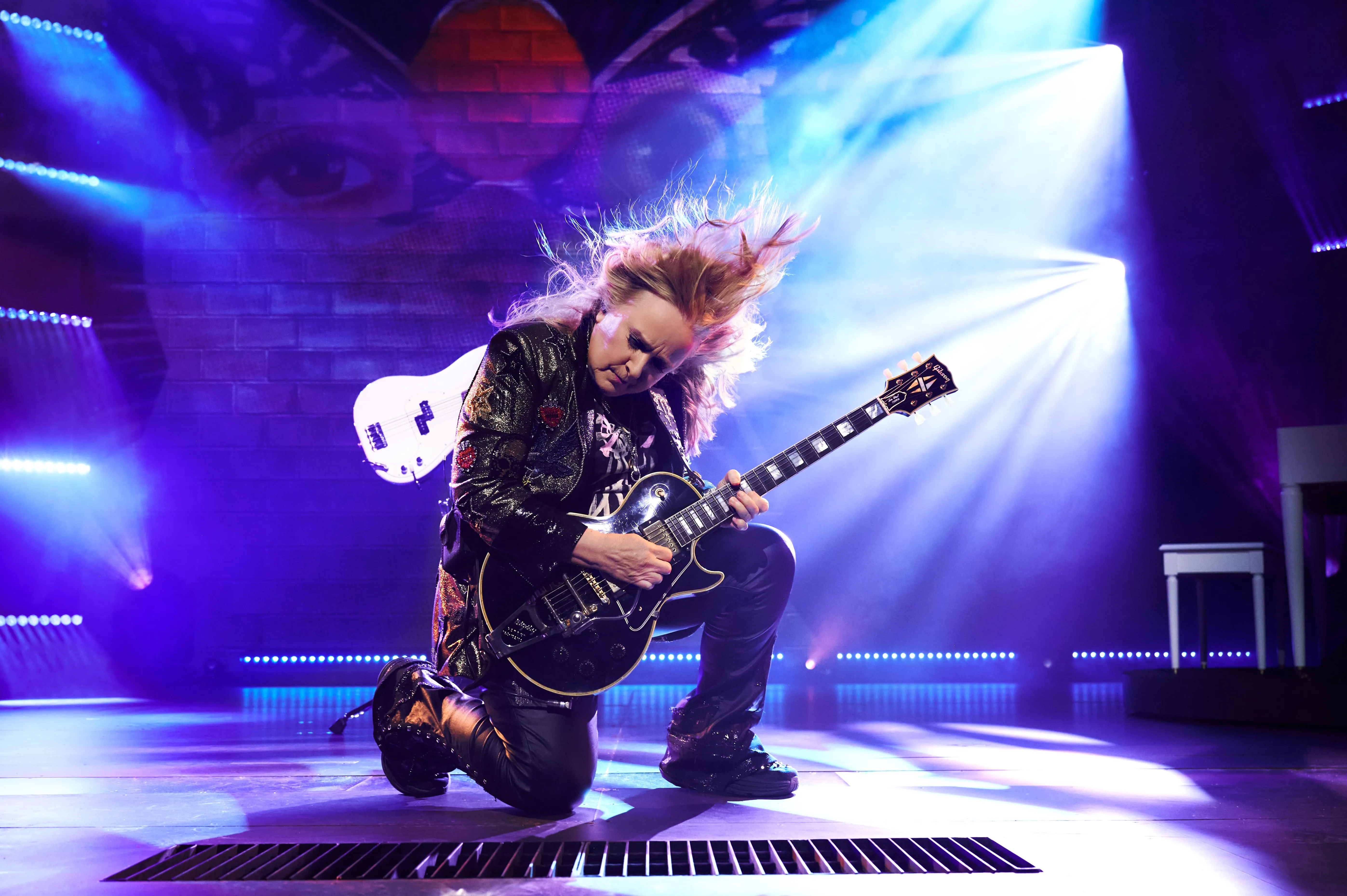 Melissa Etheridge on stage